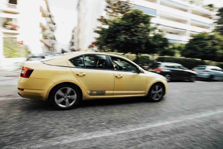 Pre-Arranged Airport Taxi Services for Frequent Heathrow Travellers Living in Shepperton