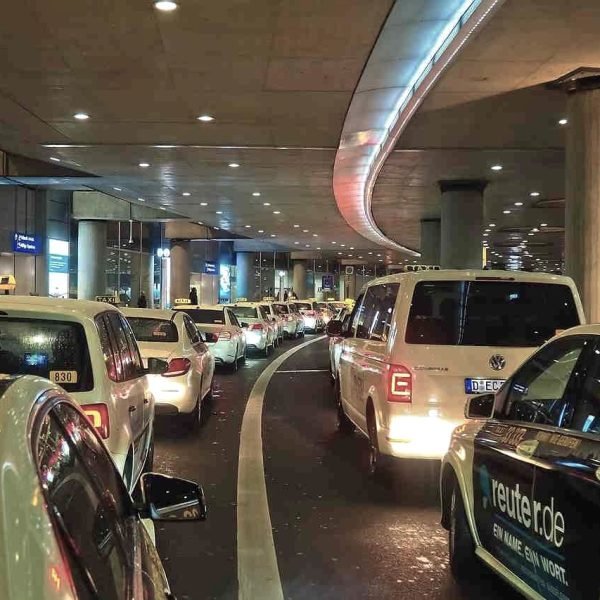 sheppertontaxis home 3